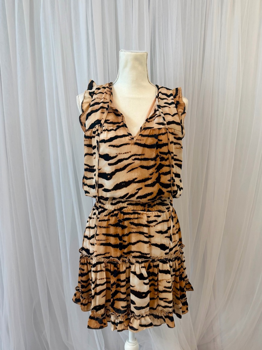 ⭐️NEW WITH TAG⭐️ Adrienne | Tiger-Print Dress - Size Small
